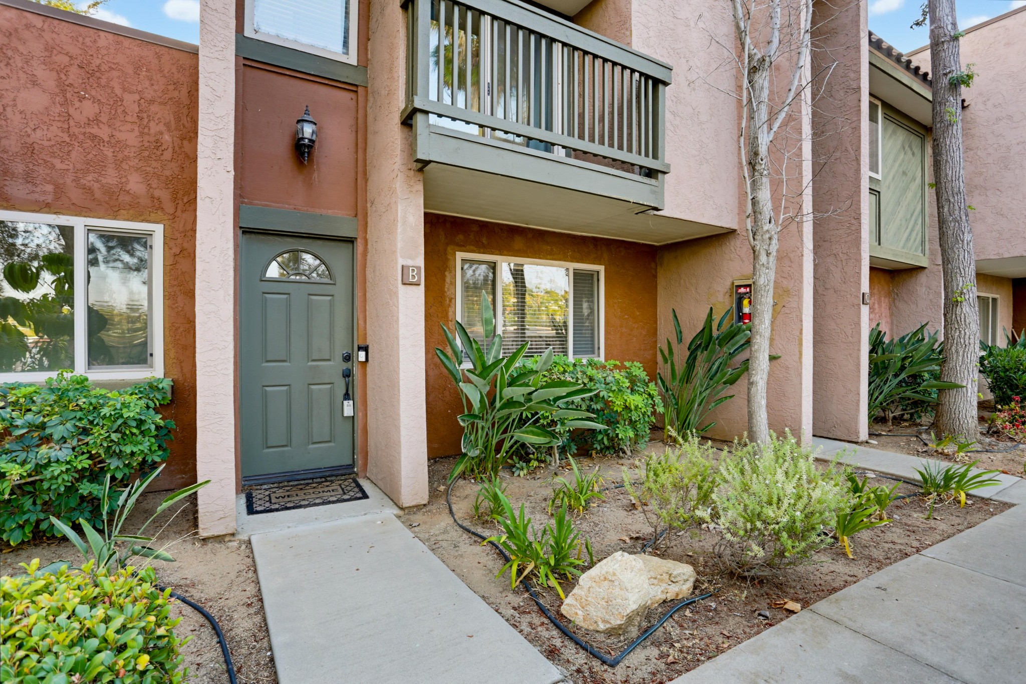 Virtual tour photo 35 of 36 for 1451 N Broadway Unit B