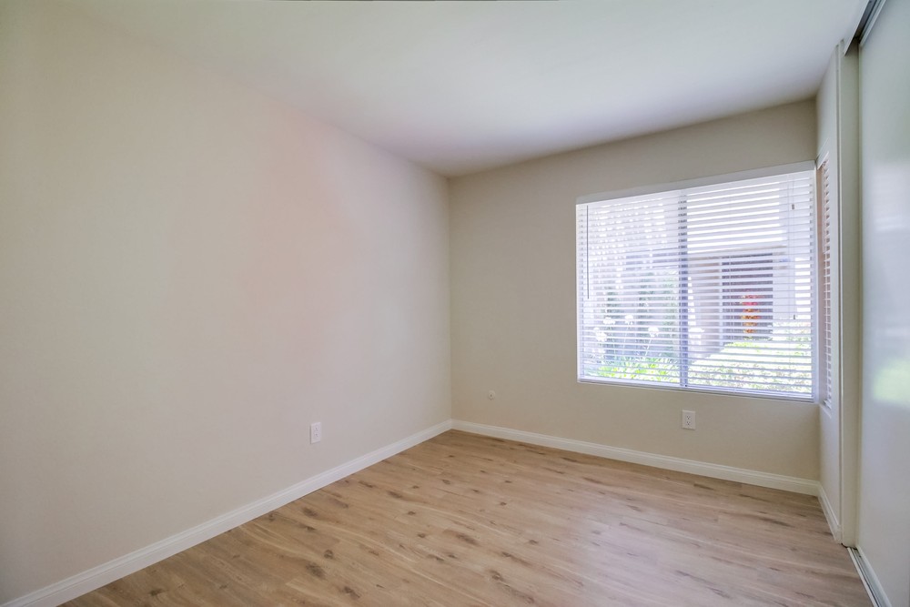 Virtual tour photo 26 of 40 for 1453 Bridgeview Dr