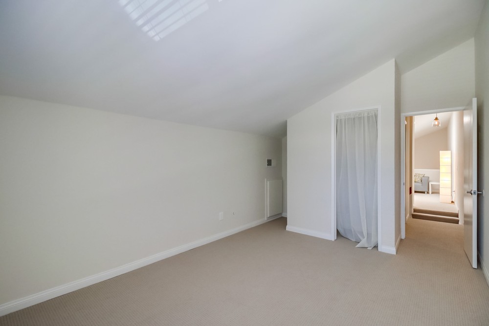 Virtual tour photo 35 of 40 for 1453 Bridgeview Dr