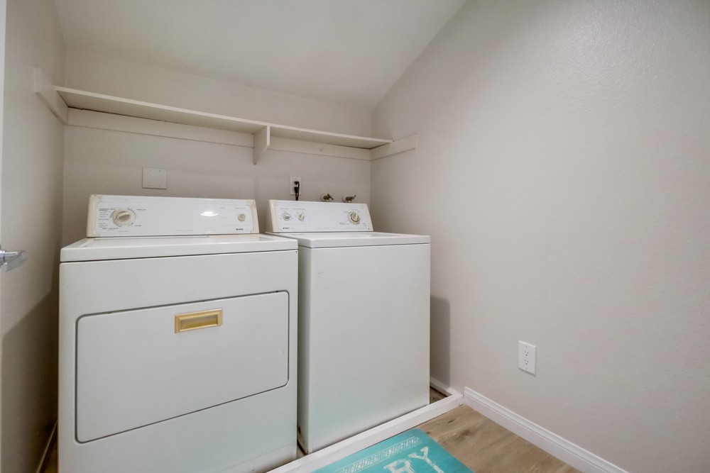 Virtual tour photo 36 of 40 for 1453 Bridgeview Dr