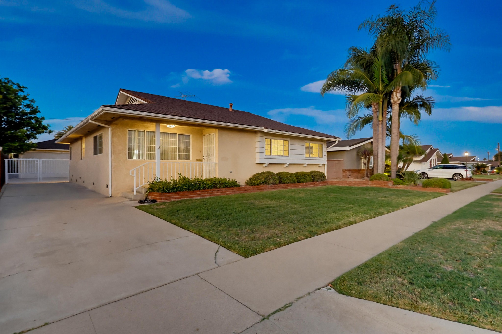 Virtual tour photo 1 of 85 for 14531 Allegan St