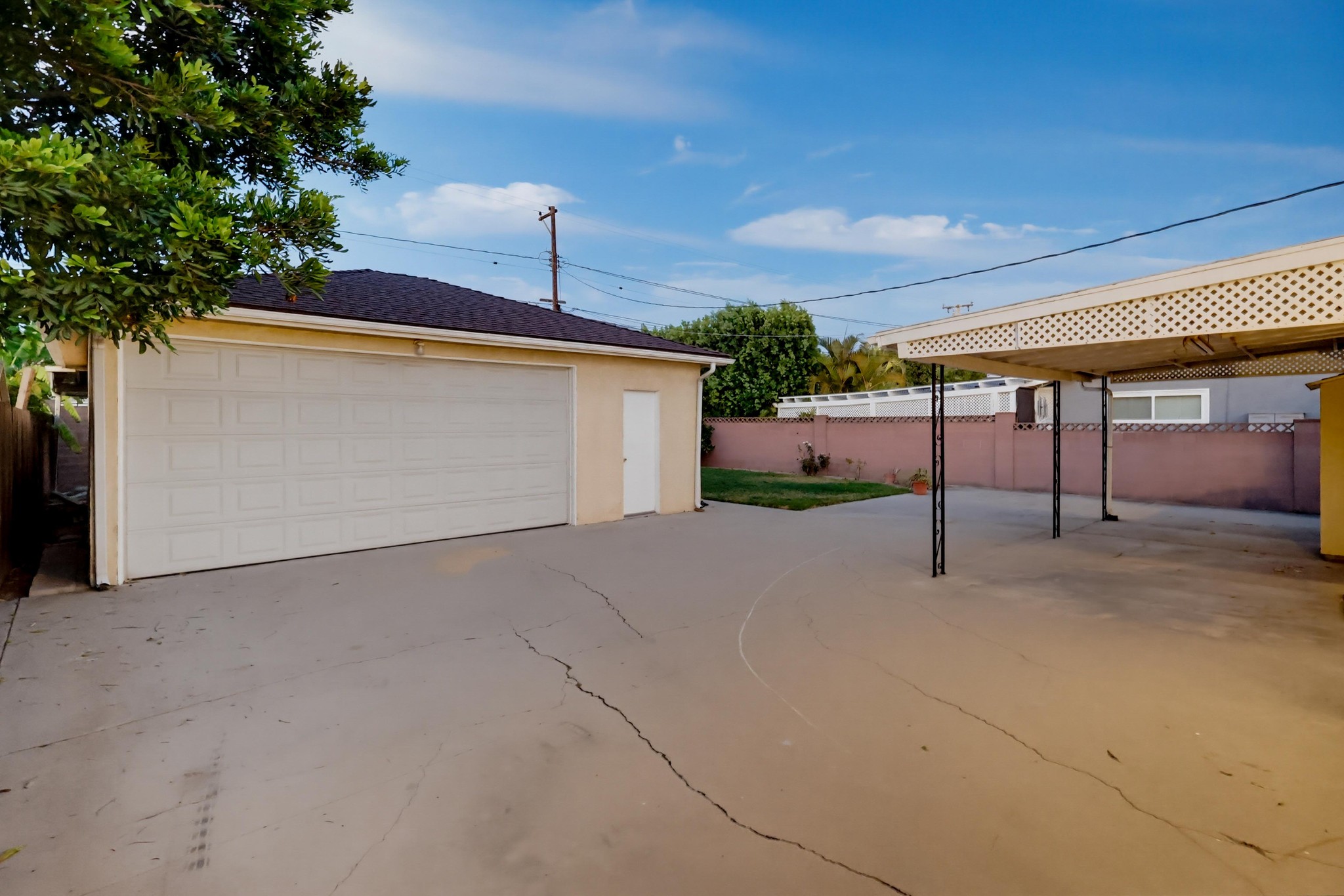 Virtual tour photo 7 of 85 for 14531 Allegan St