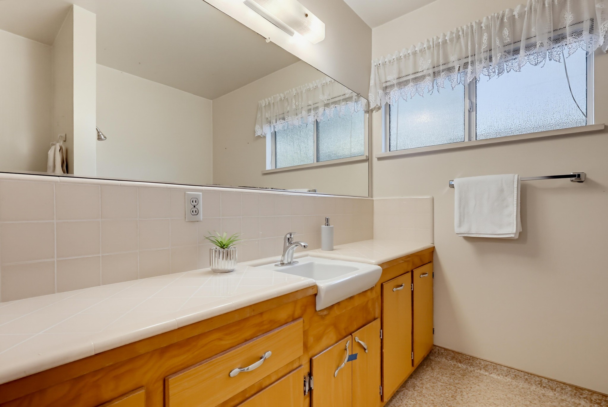 Virtual tour photo 49 of 85 for 14531 Allegan St