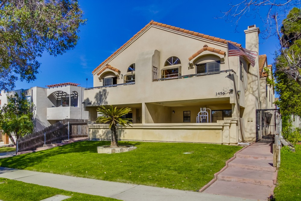 Virtual tour photo 1 of 41 for 1456 Thomas Avenue #4