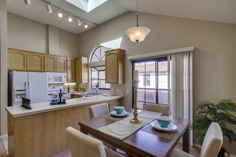 Virtual tour photo 11 of 41 for 1456 Thomas Avenue #4