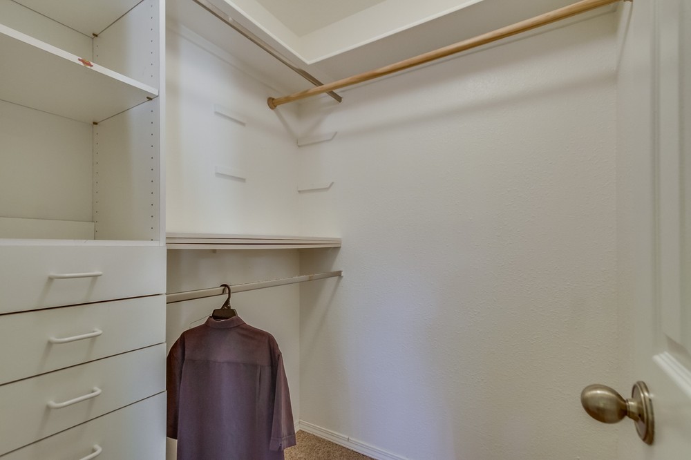 Virtual tour photo 24 of 41 for 1456 Thomas Avenue #4
