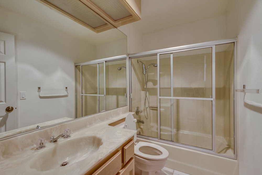 Virtual tour photo 26 of 41 for 1456 Thomas Avenue #4