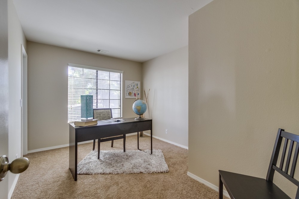 Virtual tour photo 29 of 41 for 1456 Thomas Avenue #4