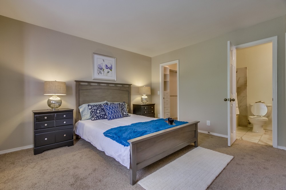 Virtual tour photo 33 of 41 for 1456 Thomas Avenue #4
