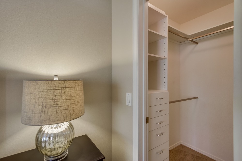 Virtual tour photo 34 of 41 for 1456 Thomas Avenue #4