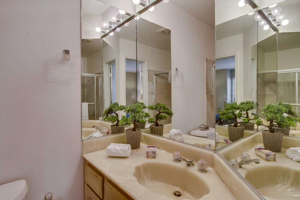 Virtual tour photo 35 of 41 for 1456 Thomas Avenue #4
