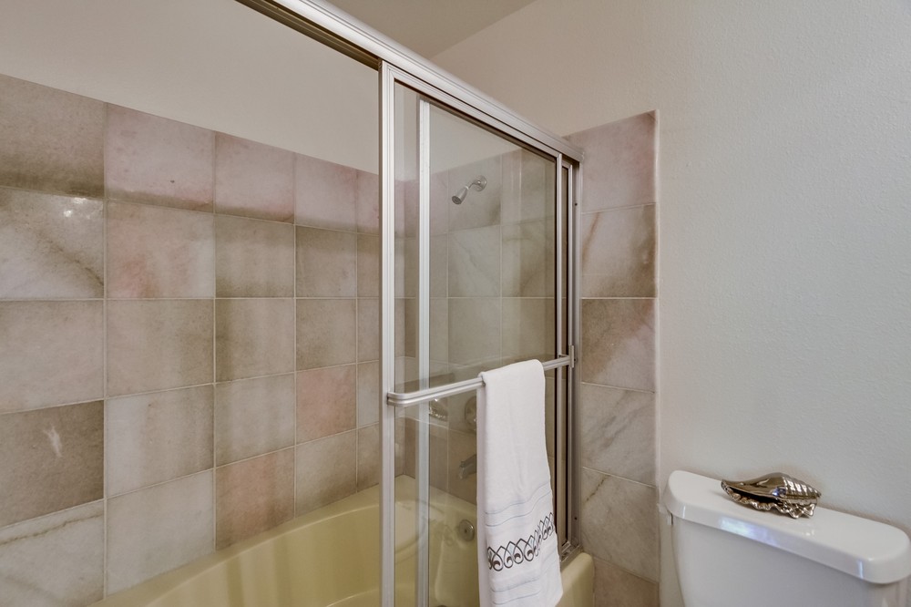 Virtual tour photo 36 of 41 for 1456 Thomas Avenue #4