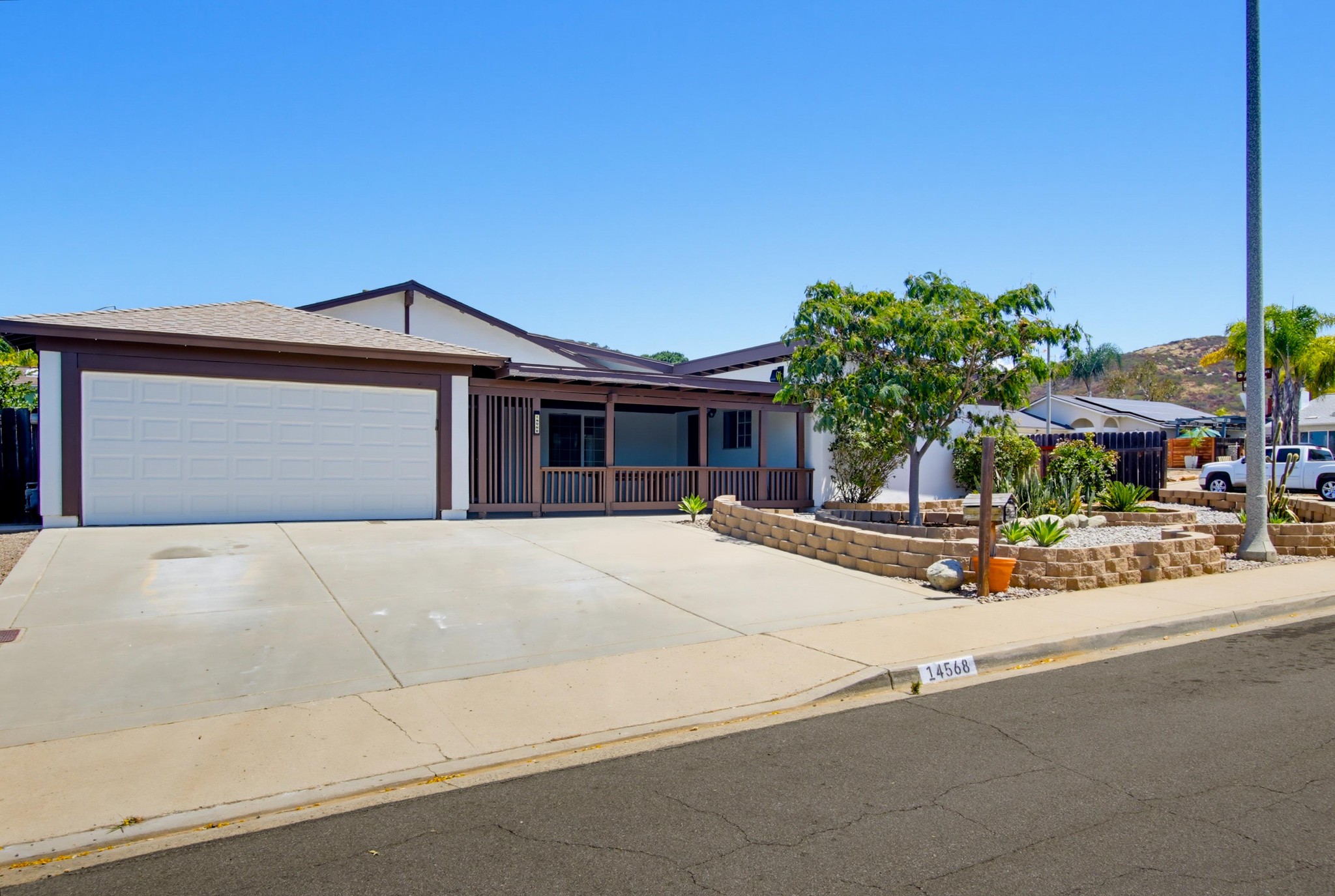 Virtual tour photo 4 of 61 for 14568 Bowdoin Rd