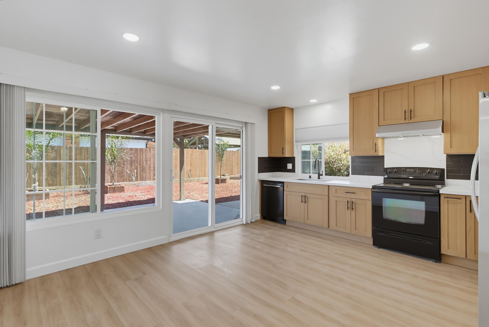 Virtual tour photo 11 of 61 for 14568 Bowdoin Rd