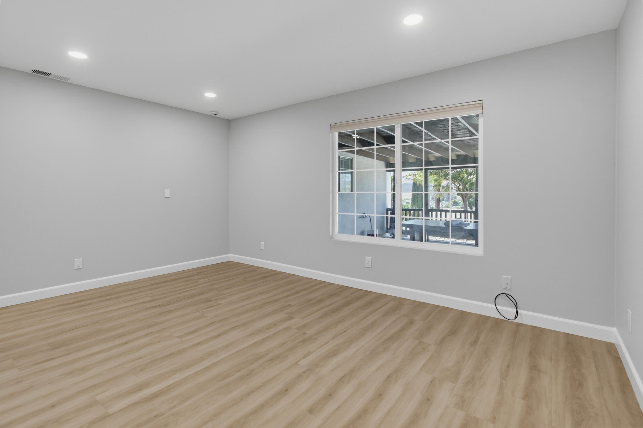 Virtual tour photo 15 of 61 for 14568 Bowdoin Rd