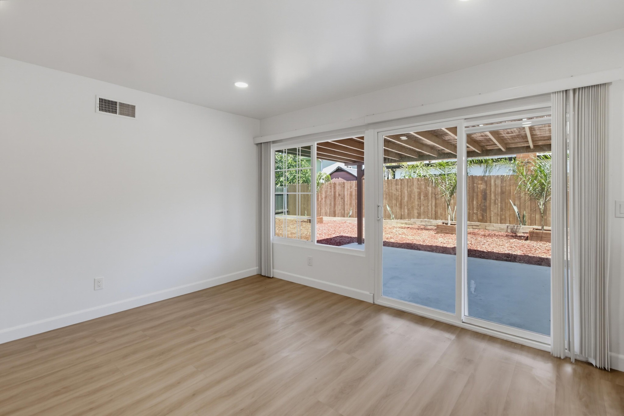 Virtual tour photo 37 of 61 for 14568 Bowdoin Rd