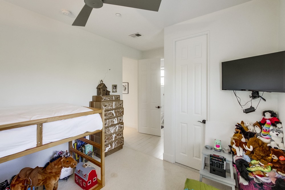 Virtual tour photo 35 of 51 for 14587 Luna Media