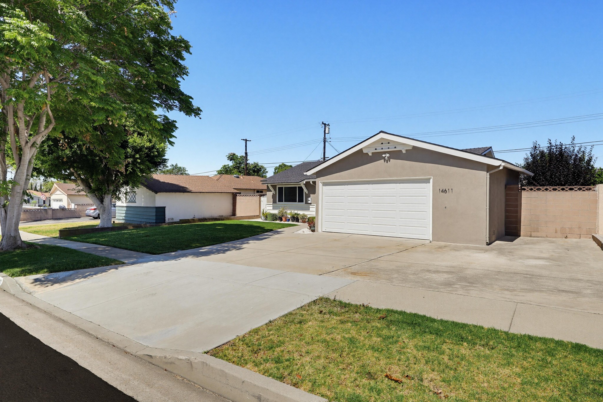 Virtual tour photo 5 of 71 for 14611 Ermita Ave