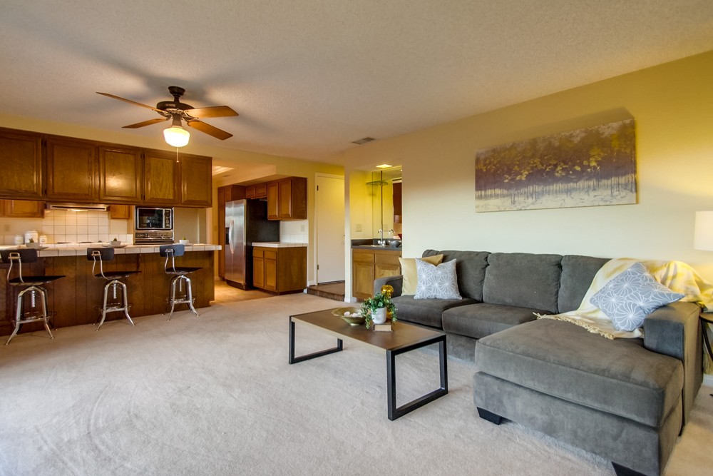 Virtual tour photo 17 of 32 for 14613 Thebes St