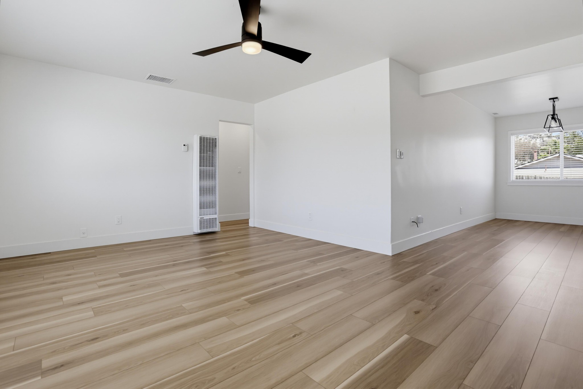 Virtual tour photo 8 of 35 for 1463 Sweetwater Ln
