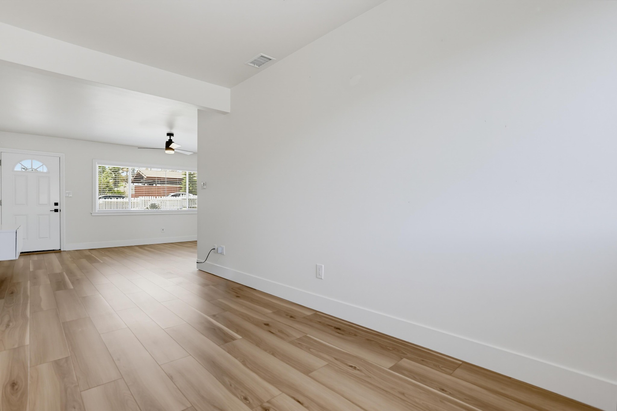 Virtual tour photo 13 of 35 for 1463 Sweetwater Ln
