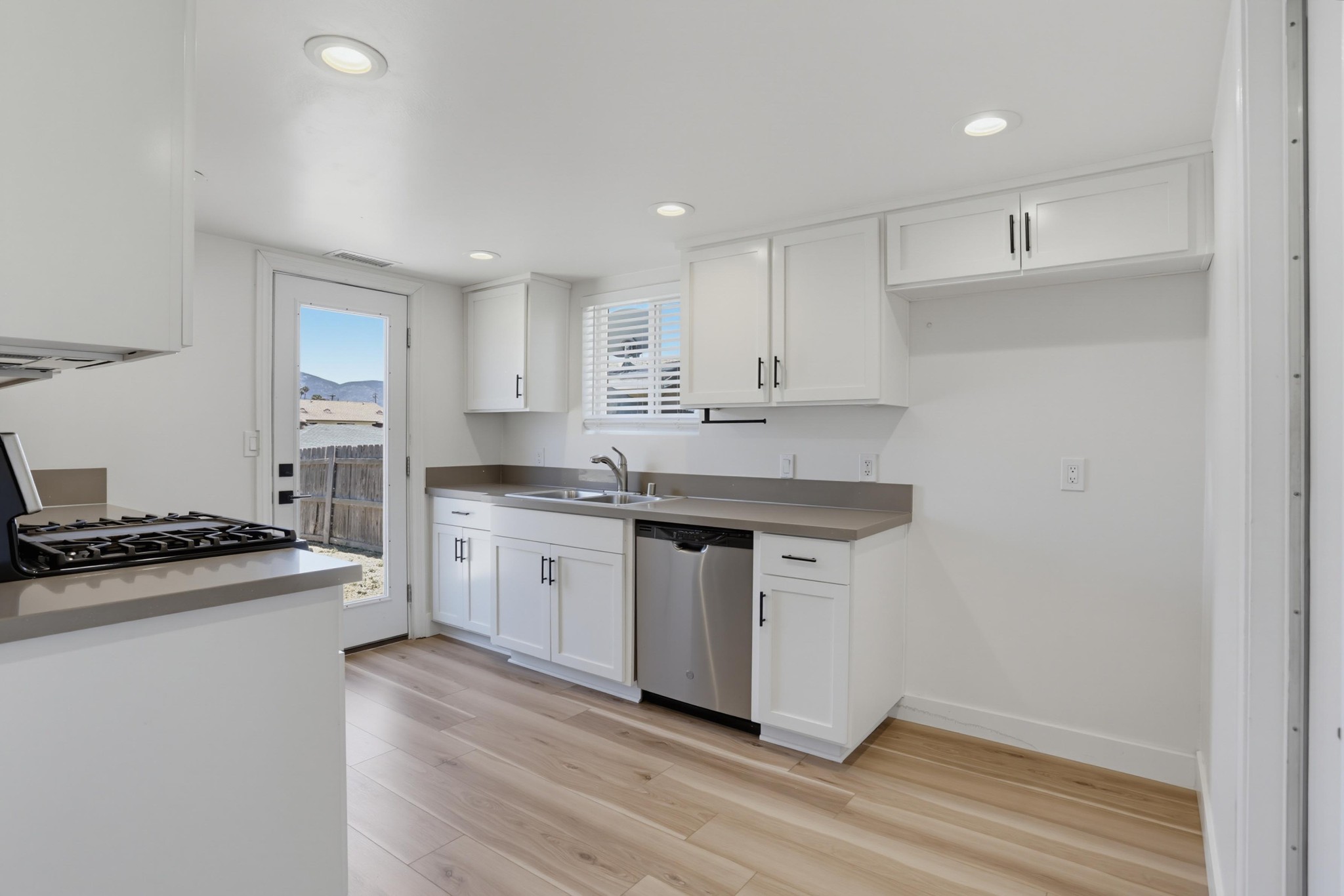 Virtual tour photo 15 of 35 for 1463 Sweetwater Ln