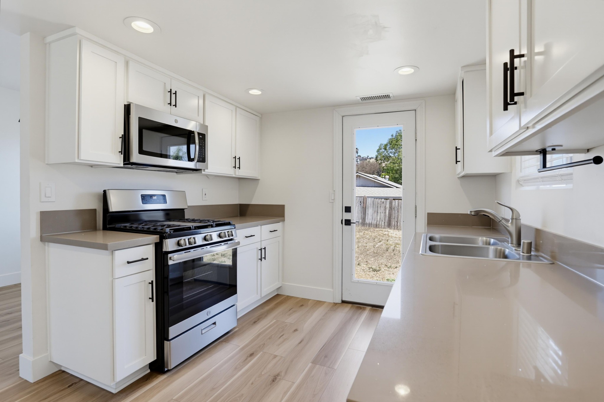 Virtual tour photo 16 of 35 for 1463 Sweetwater Ln