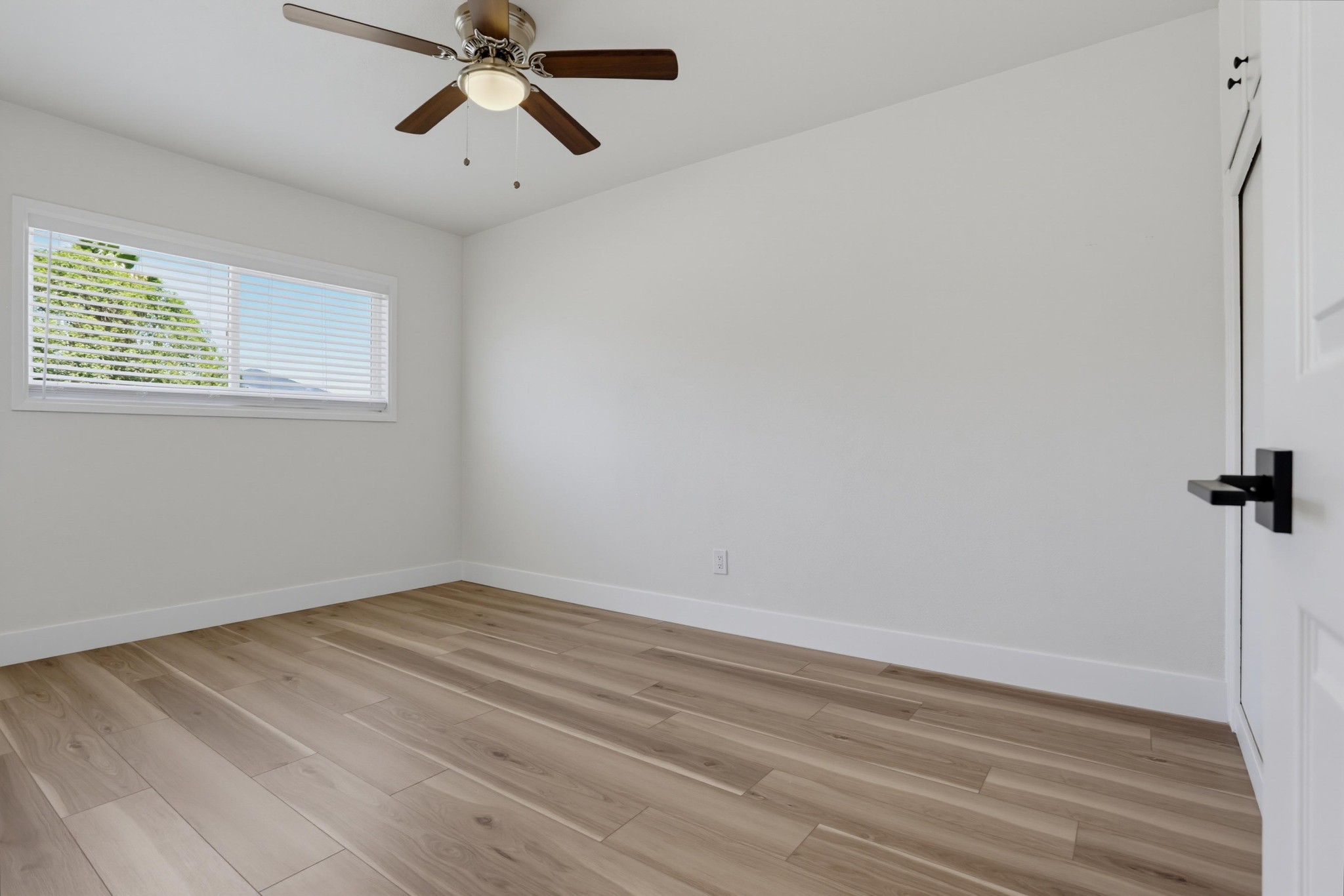 Virtual tour photo 23 of 35 for 1463 Sweetwater Ln