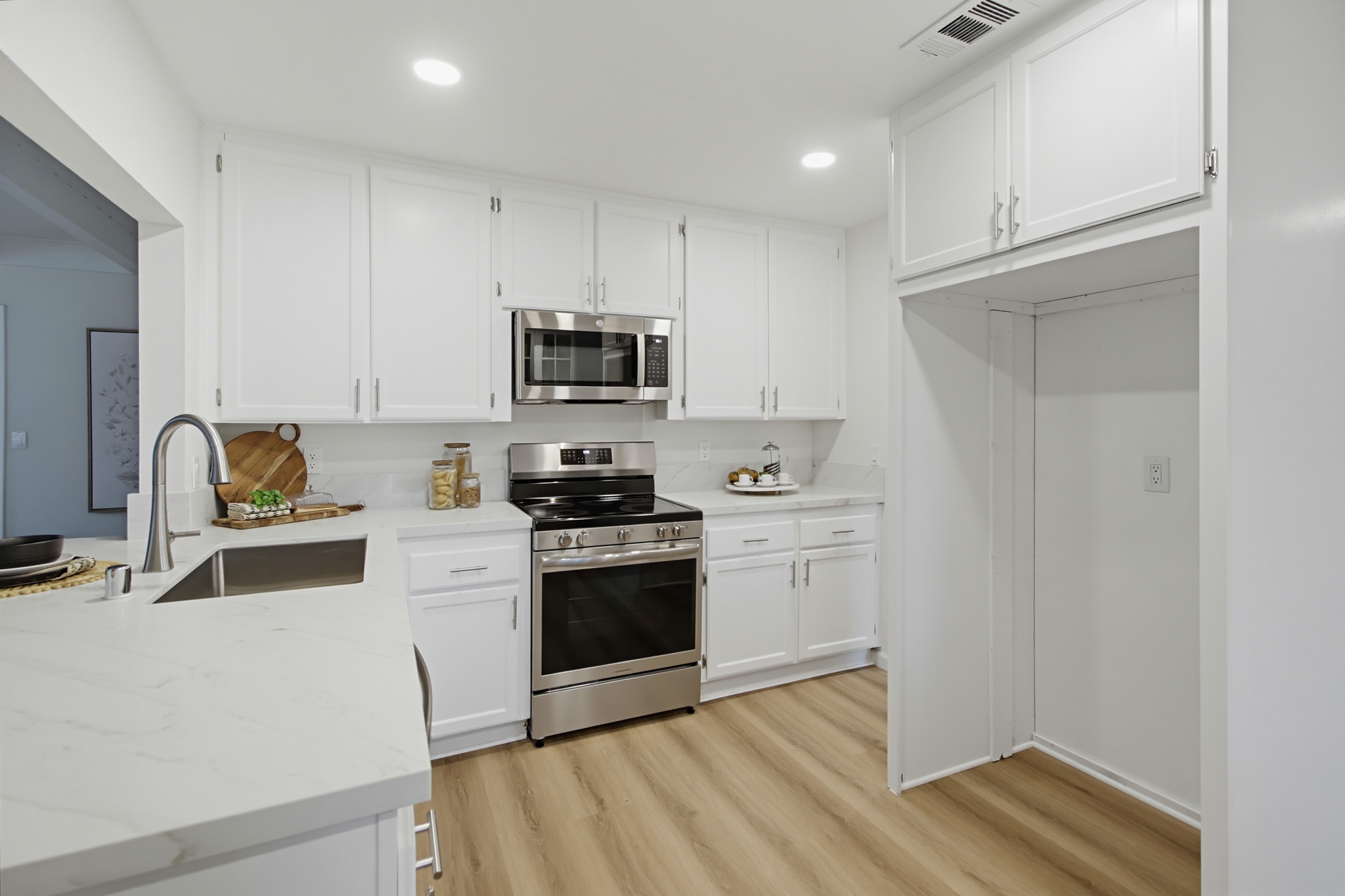 Virtual tour photo 16 of 50 for 14634 Billy Ln
