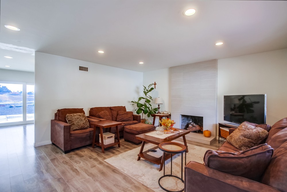 Virtual tour photo 9 of 51 for 14653 Penasquitos Dr