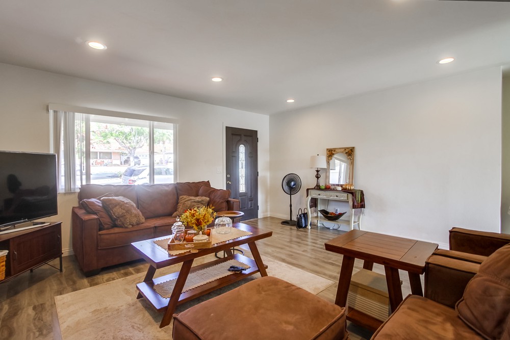 Virtual tour photo 11 of 51 for 14653 Penasquitos Dr