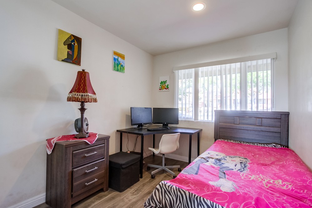 Virtual tour photo 22 of 51 for 14653 Penasquitos Dr