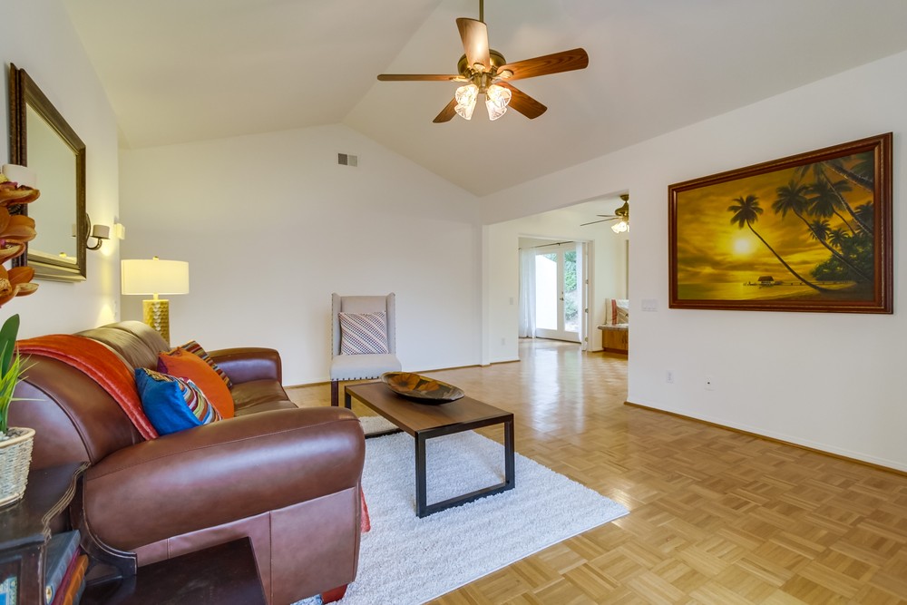 Virtual tour photo 7 of 39 for 14661 Caminito Orense Este #34