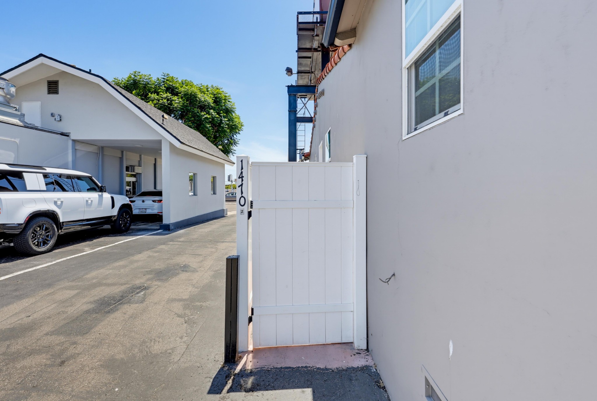 Virtual tour photo 4 of 35 for 1470 Rosecrans St #2