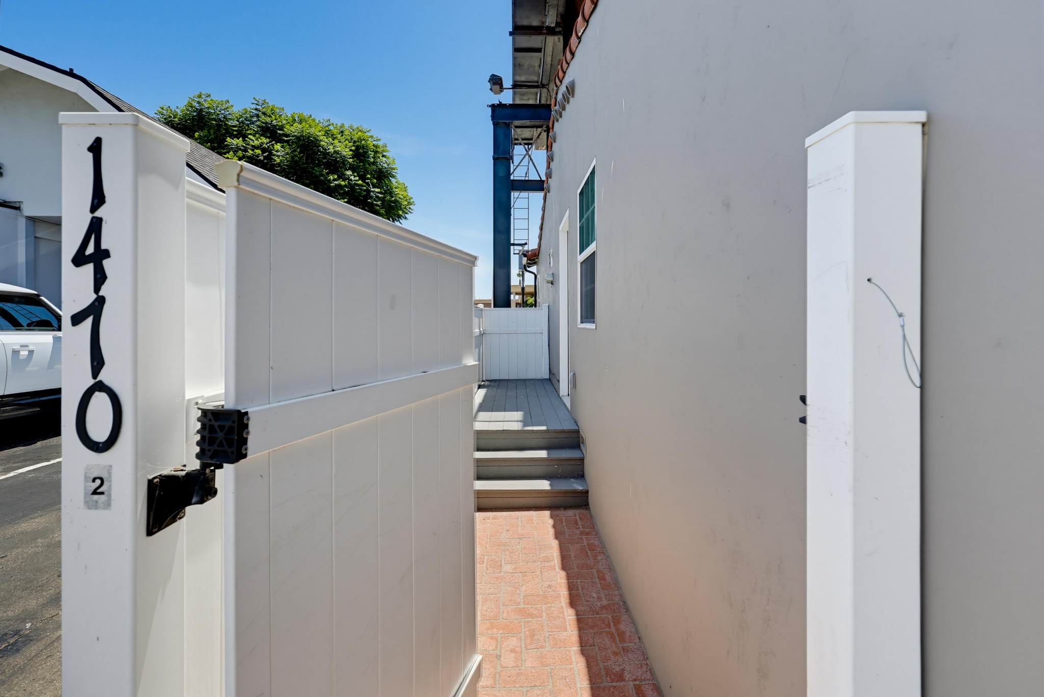 Virtual tour photo 5 of 35 for 1470 Rosecrans St #2