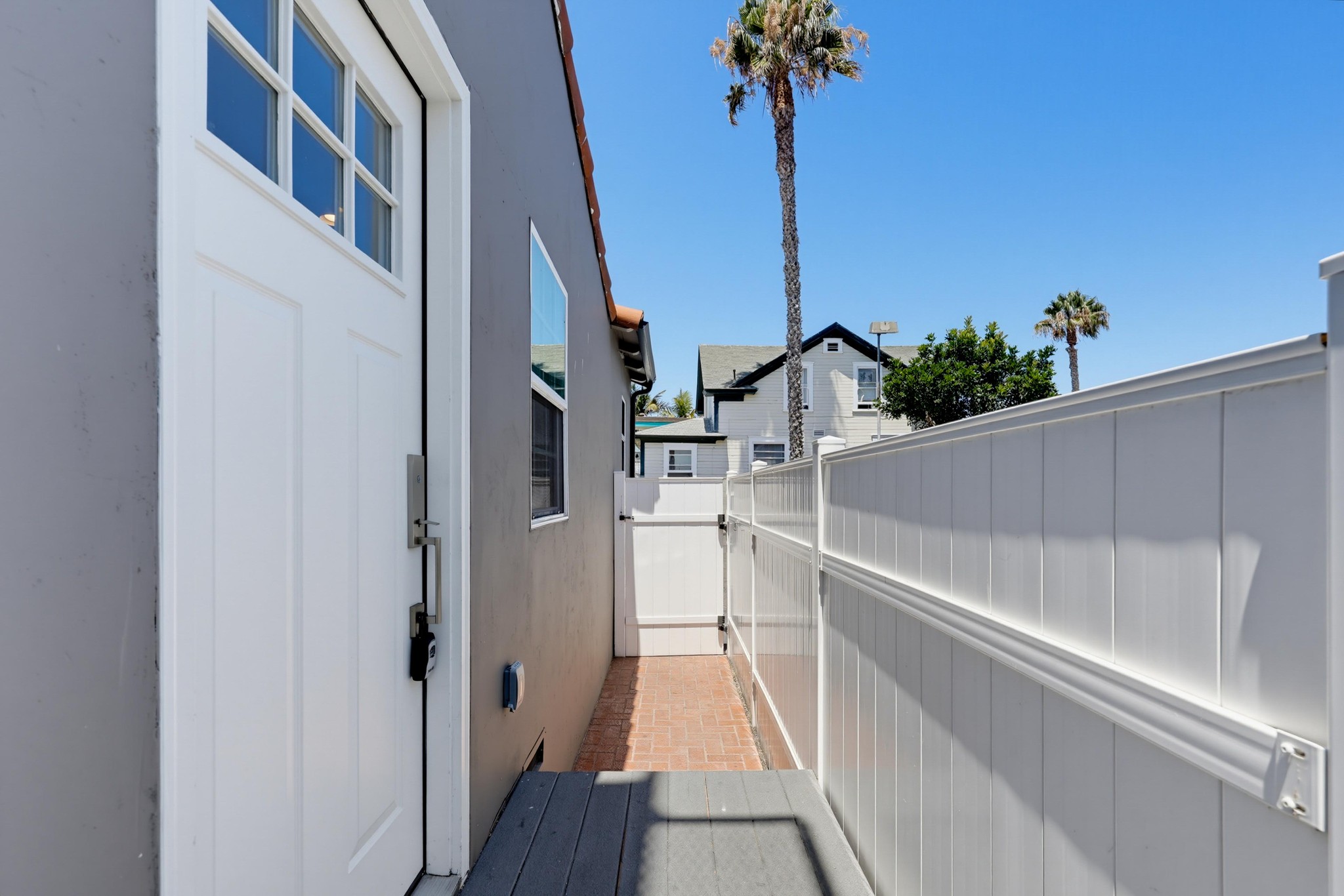 Virtual tour photo 8 of 35 for 1470 Rosecrans St #2