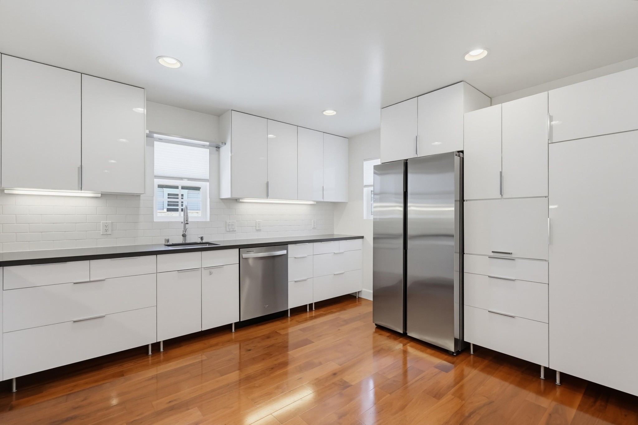 Virtual tour photo 14 of 35 for 1470 Rosecrans St #2