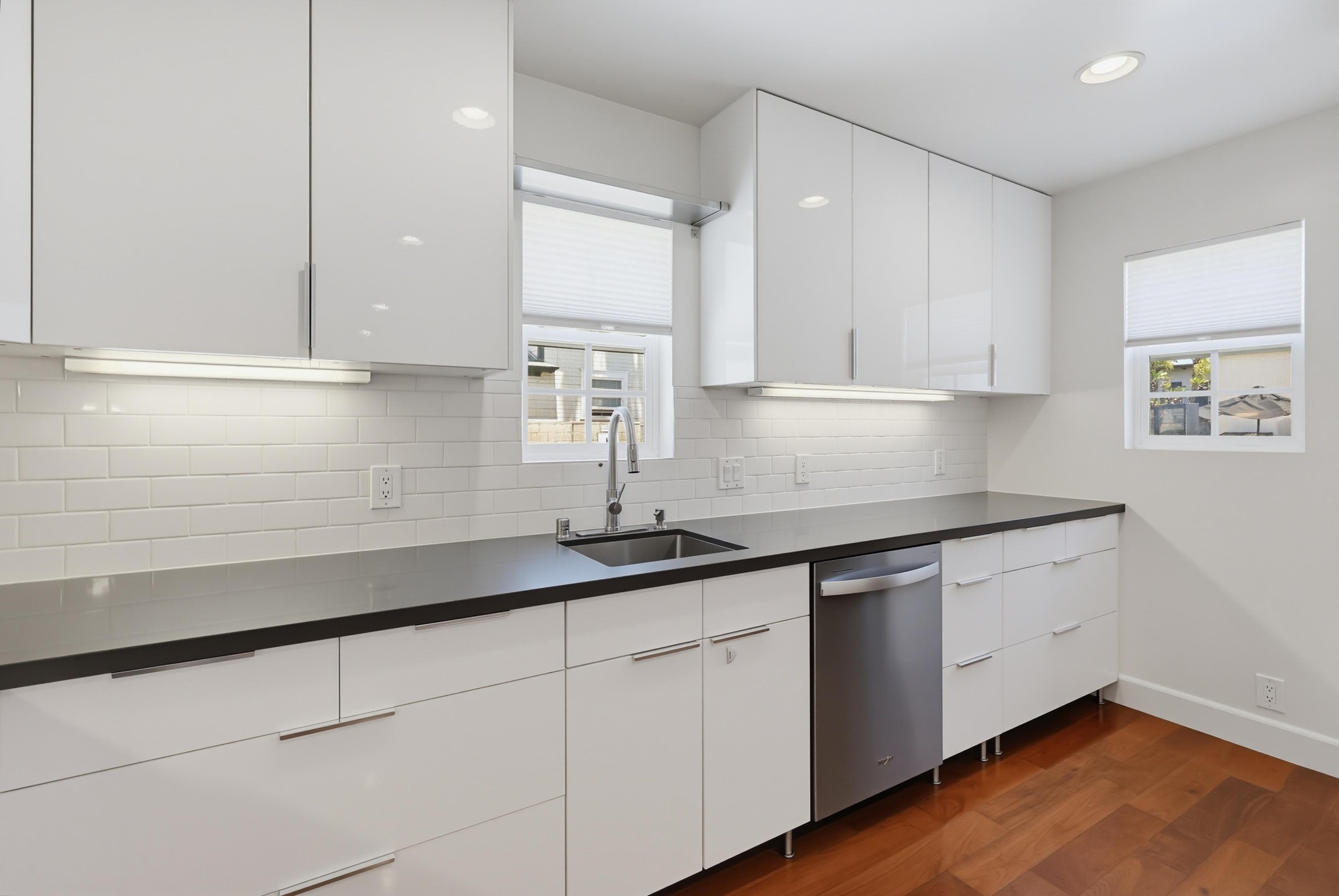Virtual tour photo 15 of 35 for 1470 Rosecrans St #2