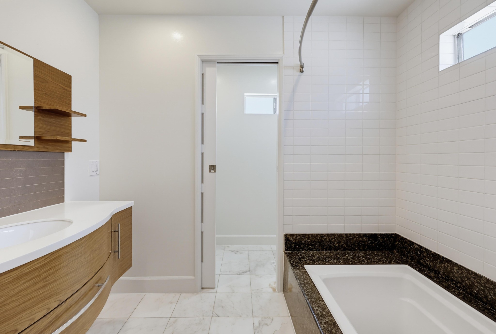 Virtual tour photo 25 of 35 for 1470 Rosecrans St #2