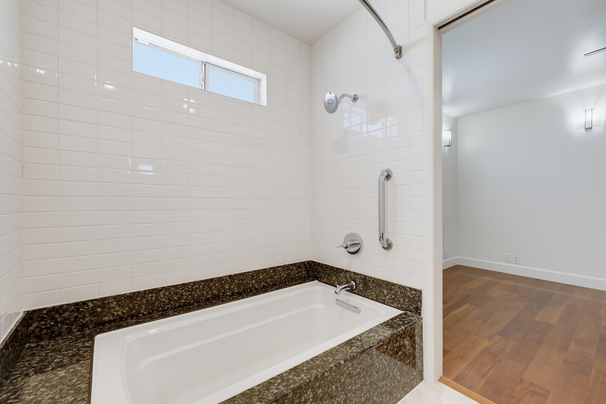 Virtual tour photo 28 of 35 for 1470 Rosecrans St #2
