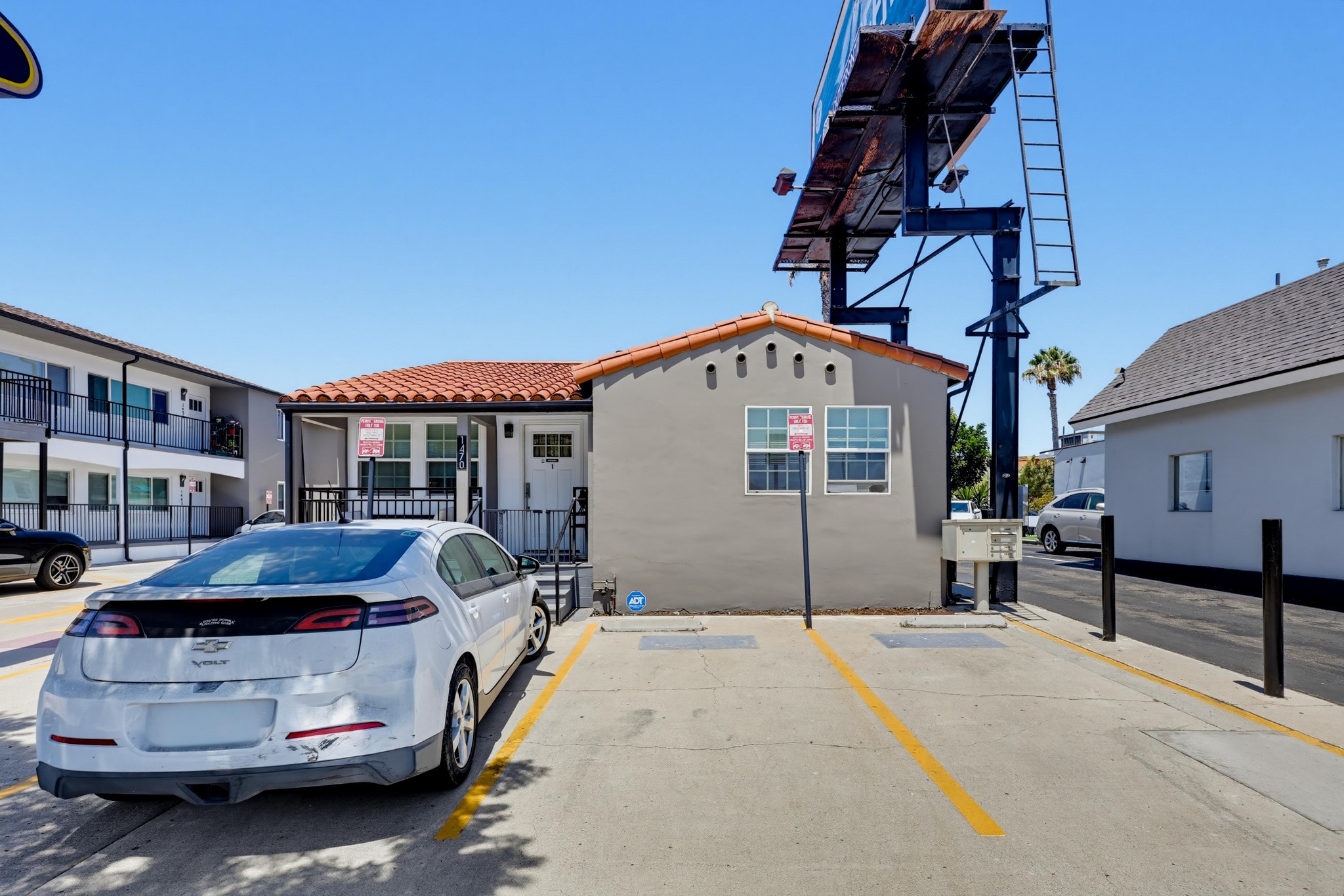 Virtual tour photo 34 of 35 for 1470 Rosecrans St #2