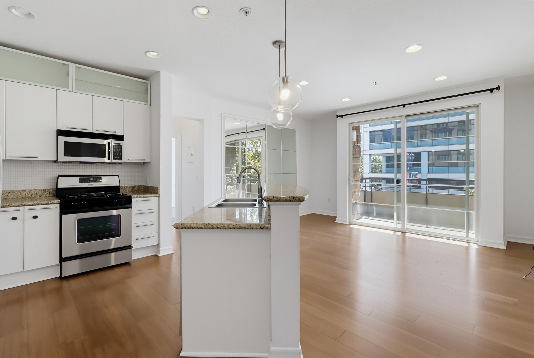 Virtual tour photo 6 of 42 for 1480 Broadway
