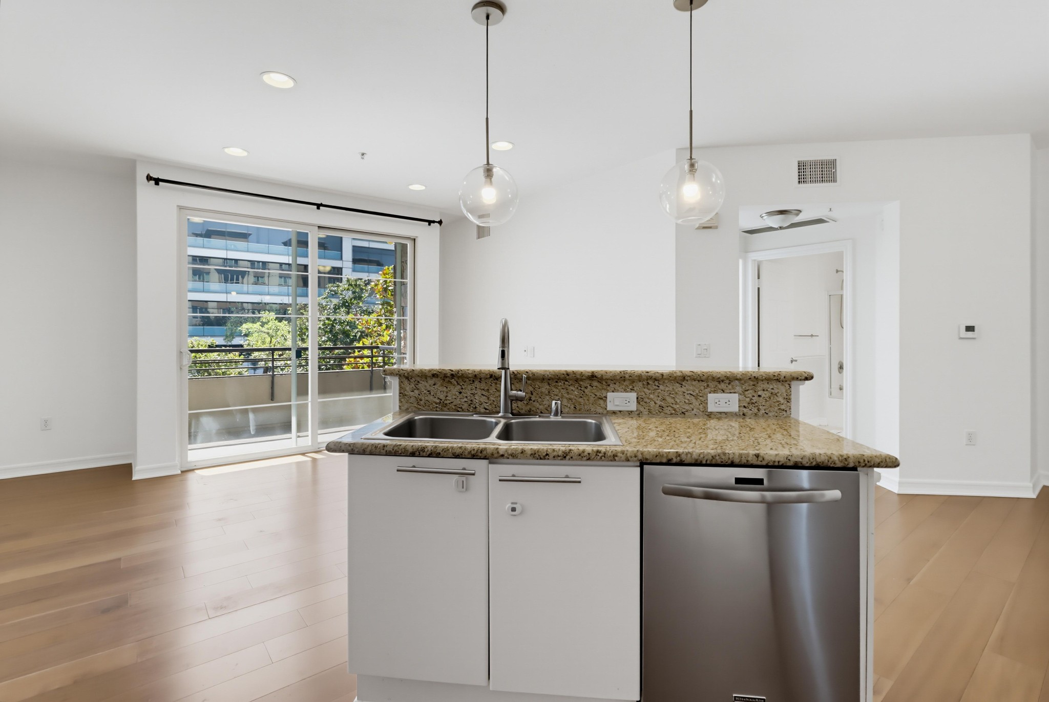 Virtual tour photo 9 of 42 for 1480 Broadway