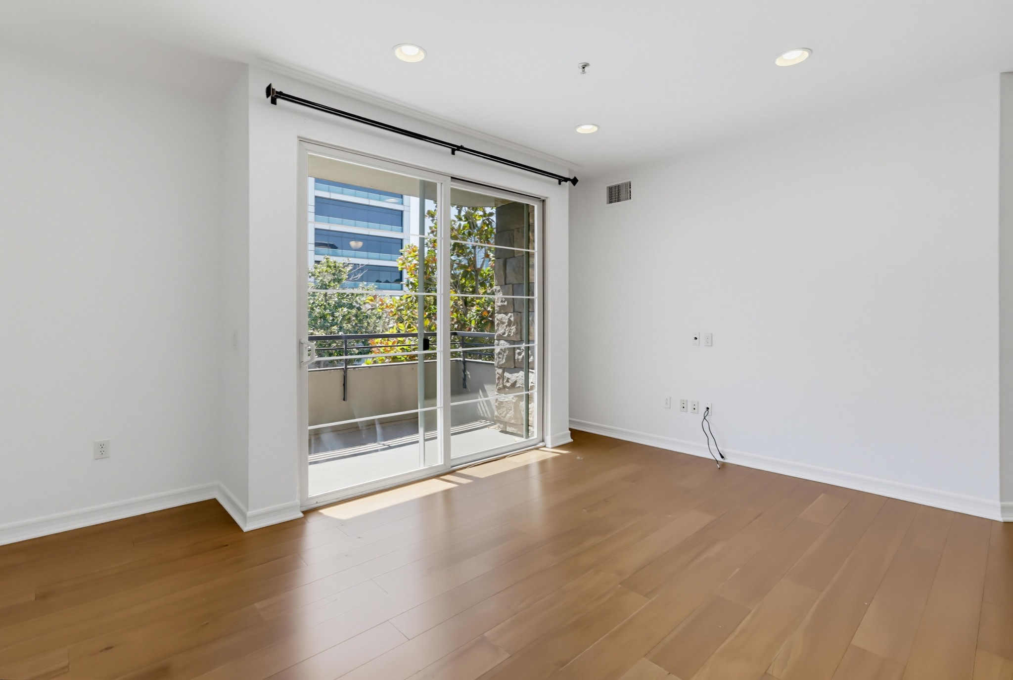 Virtual tour photo 10 of 42 for 1480 Broadway