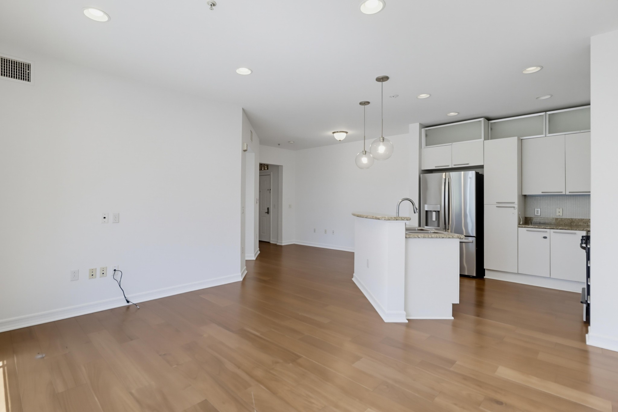Virtual tour photo 12 of 42 for 1480 Broadway