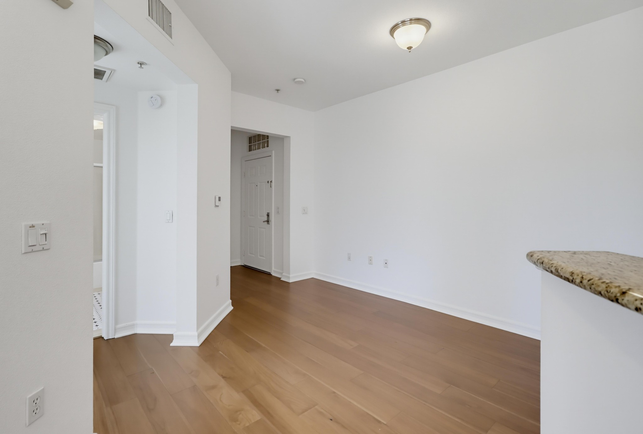 Virtual tour photo 16 of 42 for 1480 Broadway