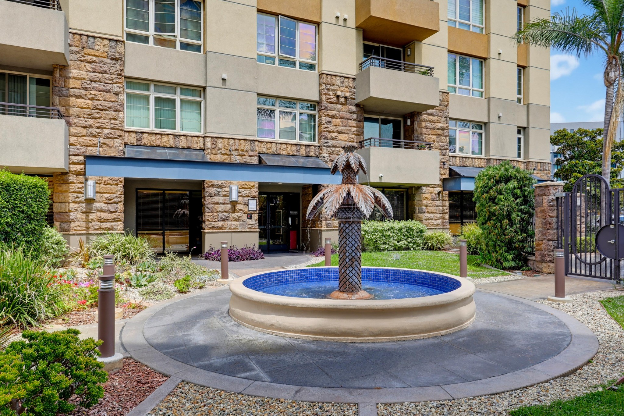 Virtual tour photo 9 of 50 for 1480 Broadway Unit 2420