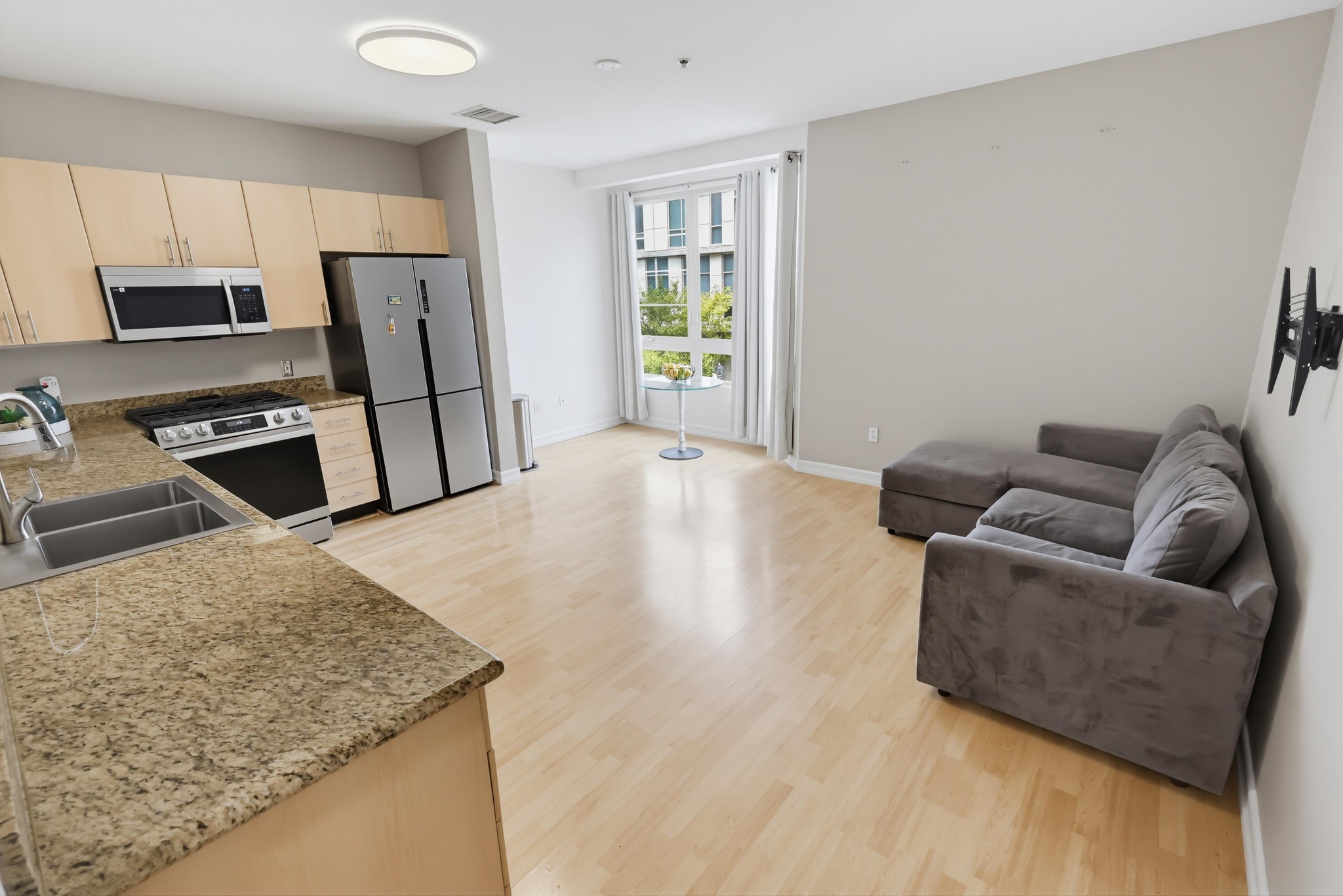 Virtual tour photo 19 of 50 for 1480 Broadway Unit 2420