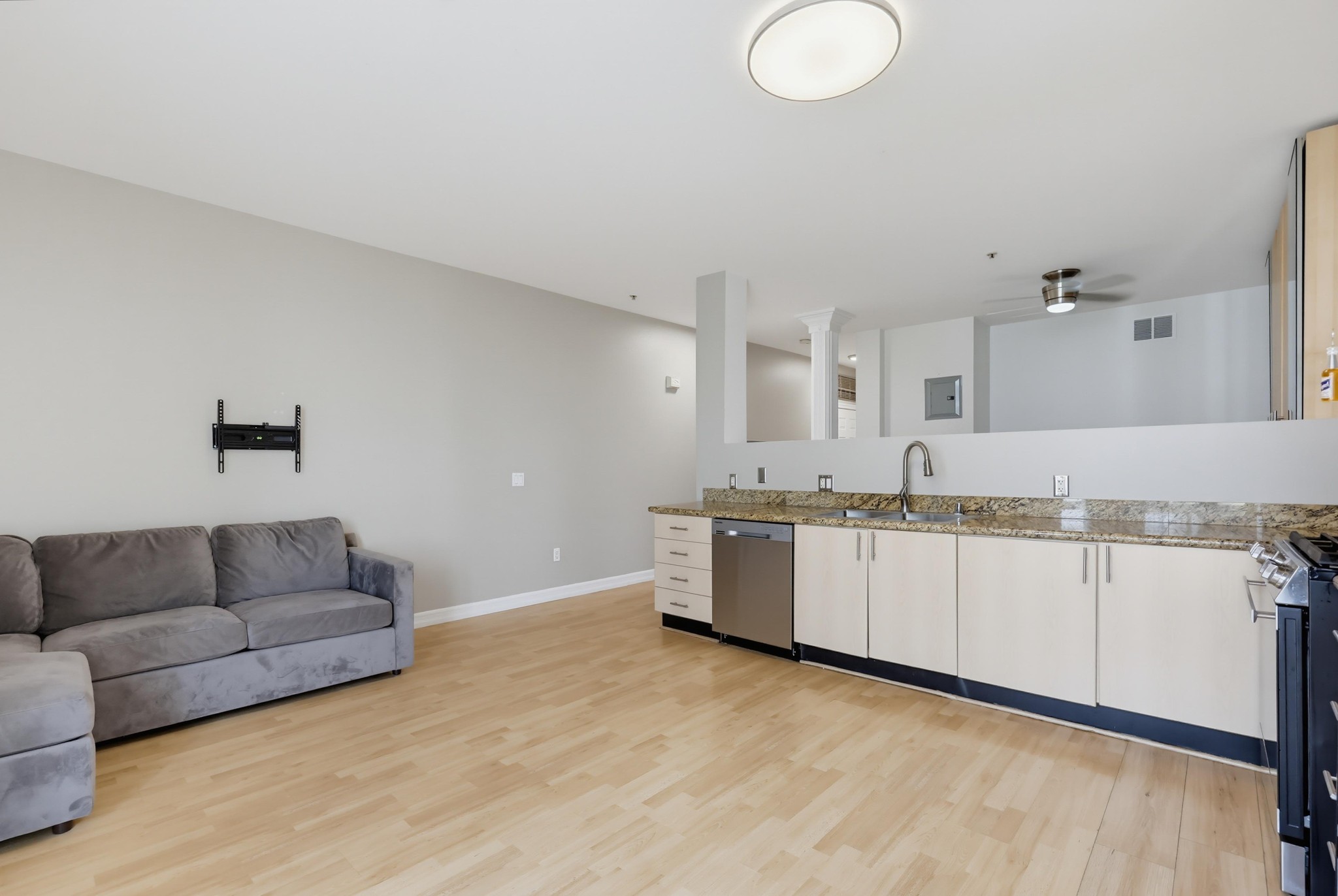 Virtual tour photo 26 of 50 for 1480 Broadway Unit 2420