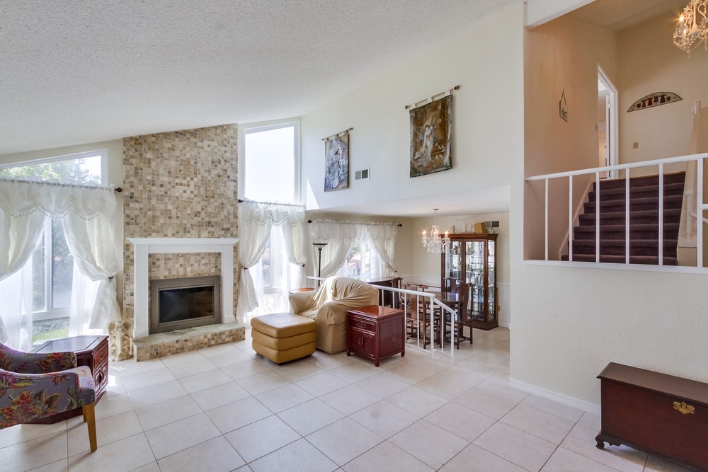 Virtual tour photo 4 of 33 for 14835 Priscilla St